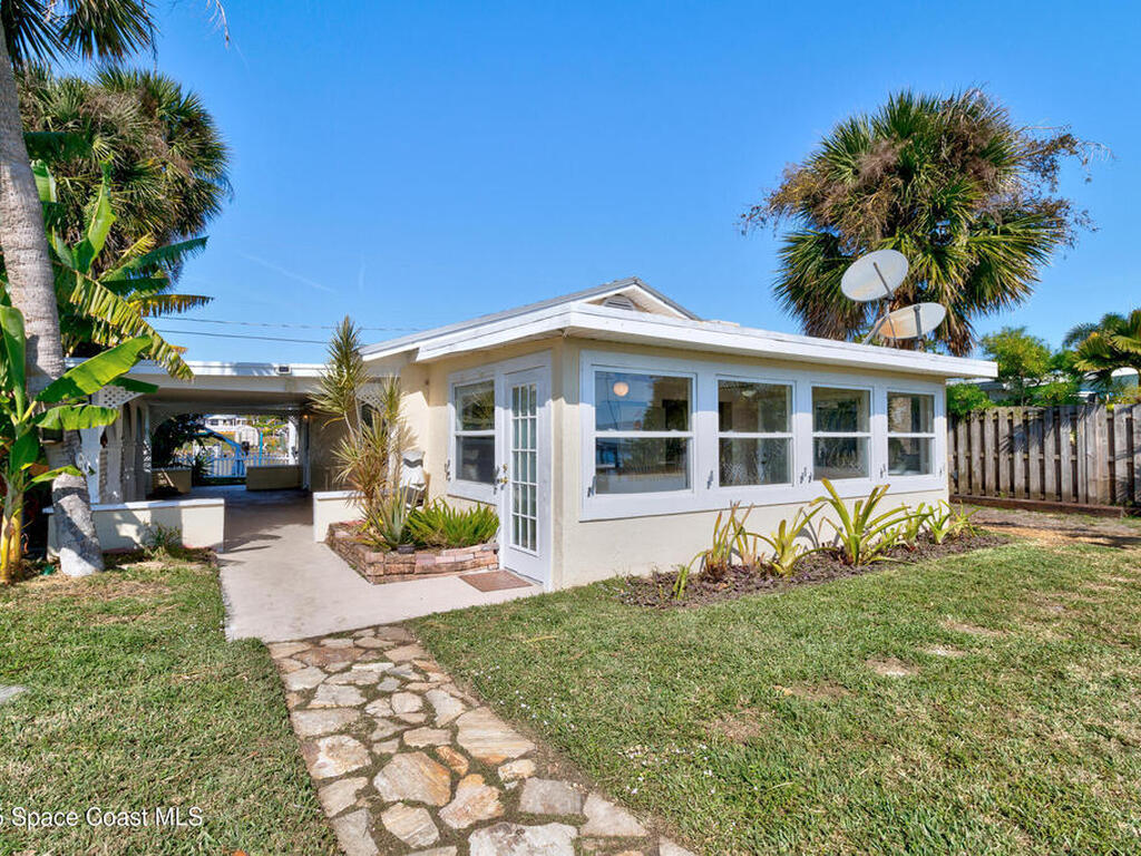 3949 Canal Drive, Sebastian, FL 32976