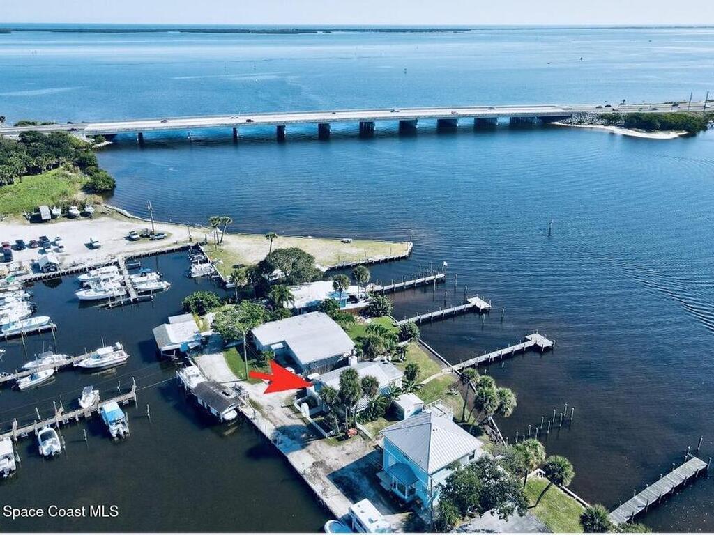 3949 Canal Drive, Sebastian, FL 32976