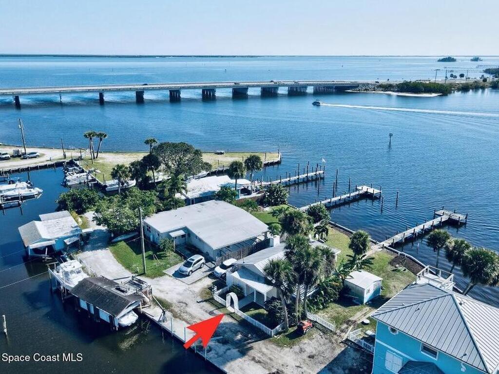 3949 Canal Drive, Sebastian, FL 32976
