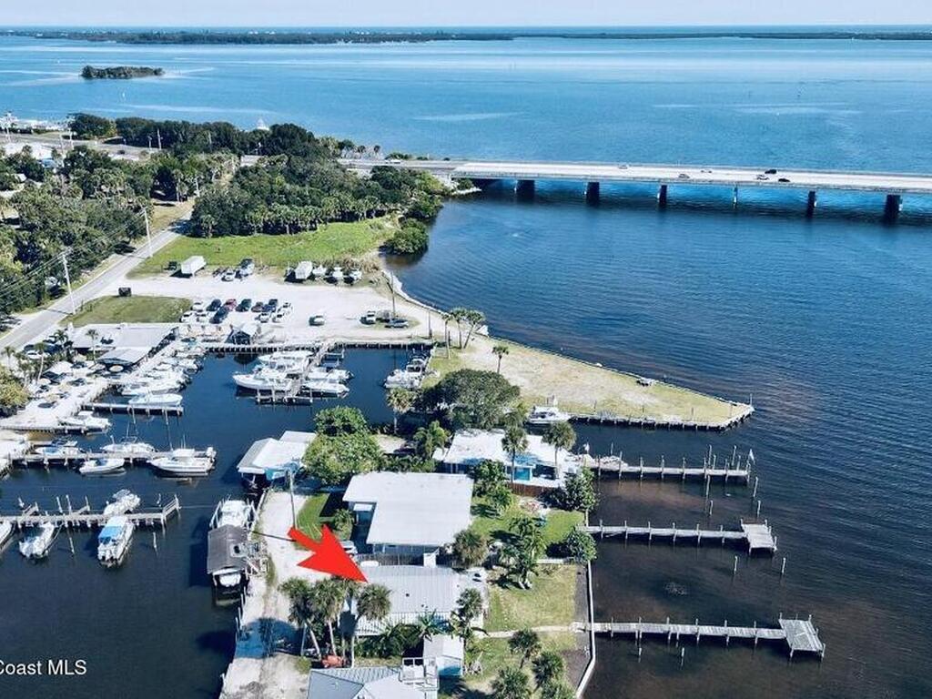 3949 Canal Drive, Sebastian, FL 32976