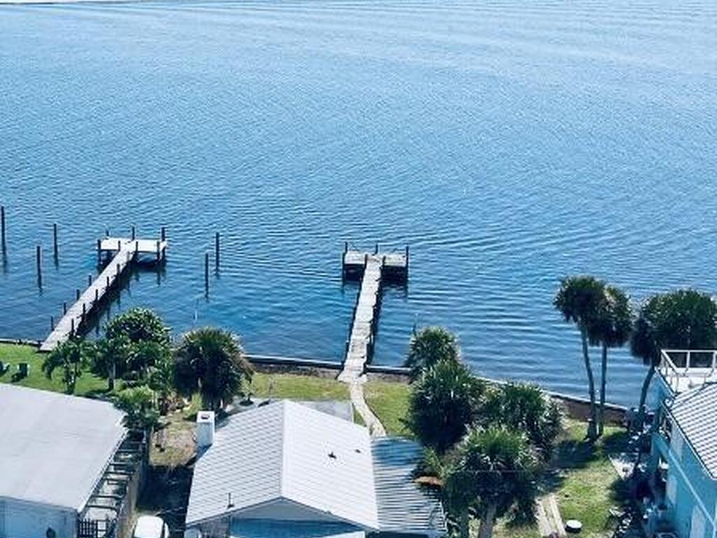 3949 Canal Drive, Sebastian, FL 32976