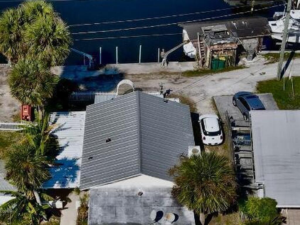 3949 Canal Drive, Sebastian, FL 32976