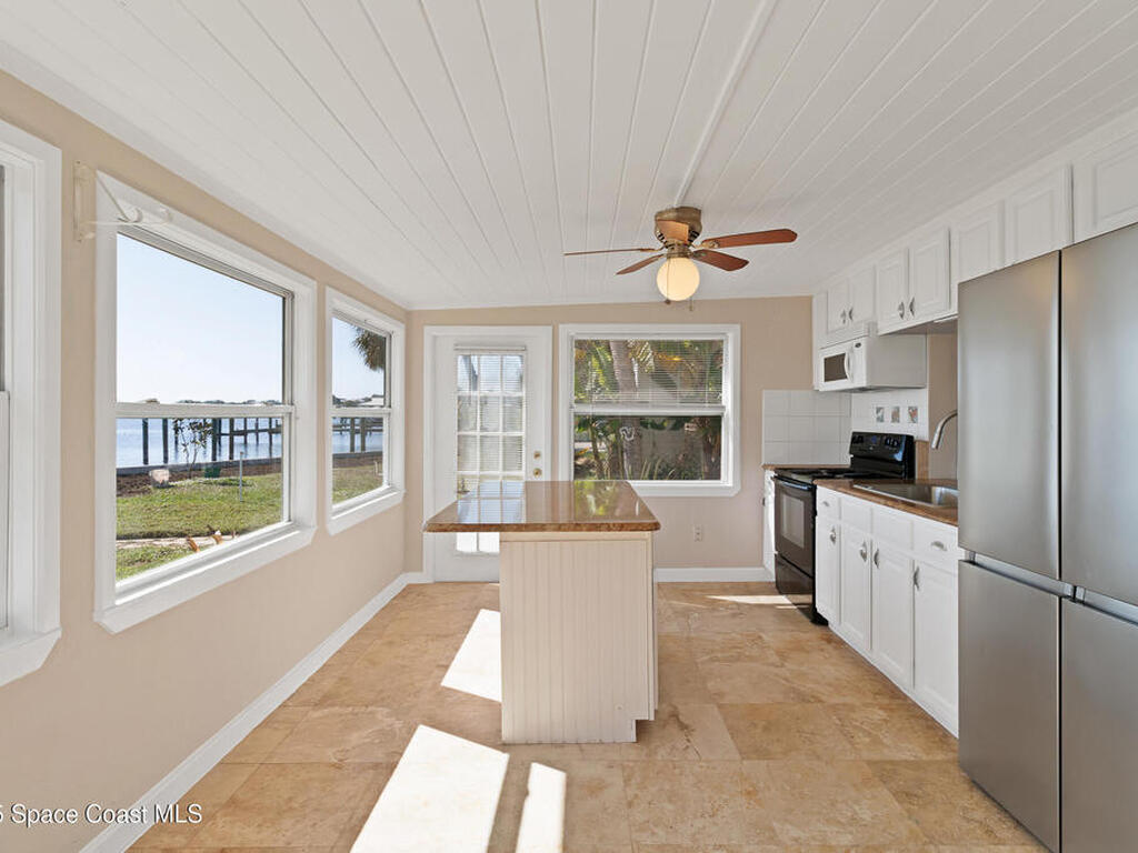 3949 Canal Drive, Sebastian, FL 32976