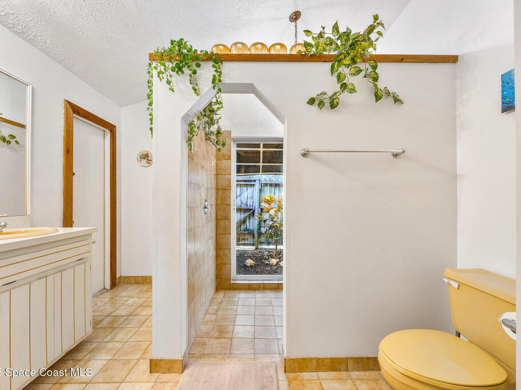 1007 Pineapple Avenue, Palm Bay, FL 32905