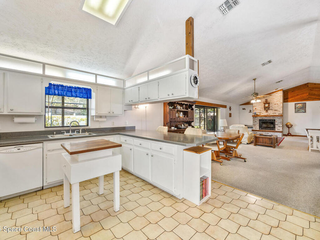 1007 Pineapple Avenue, Palm Bay, FL 32905