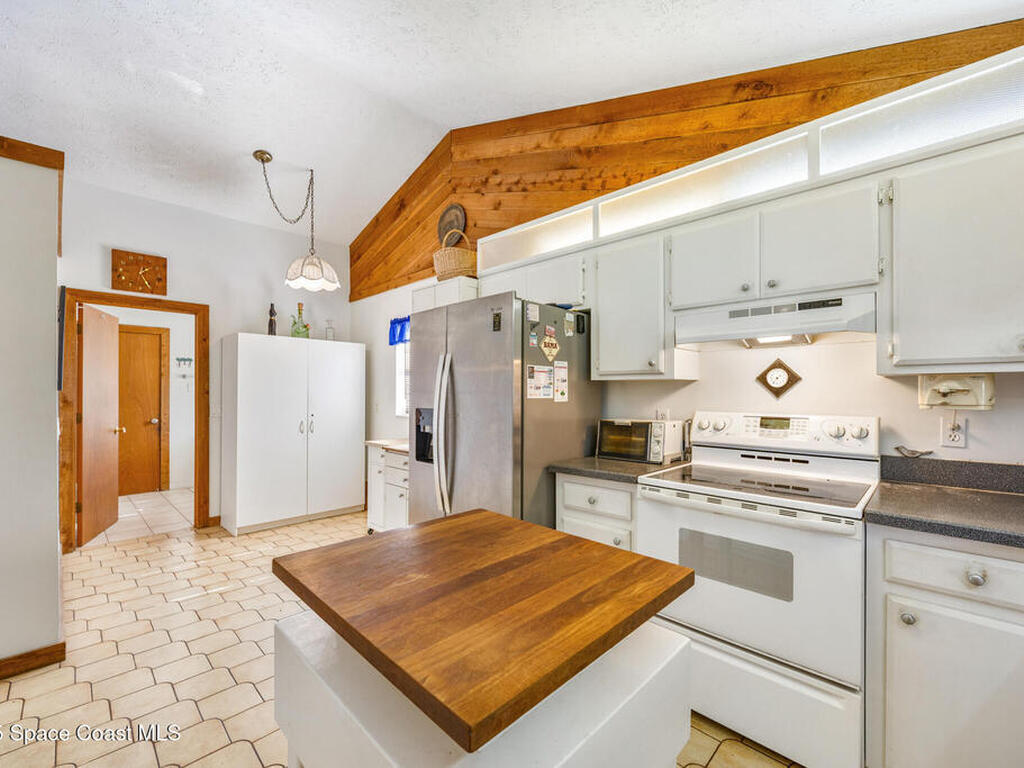 1007 Pineapple Avenue, Palm Bay, FL 32905