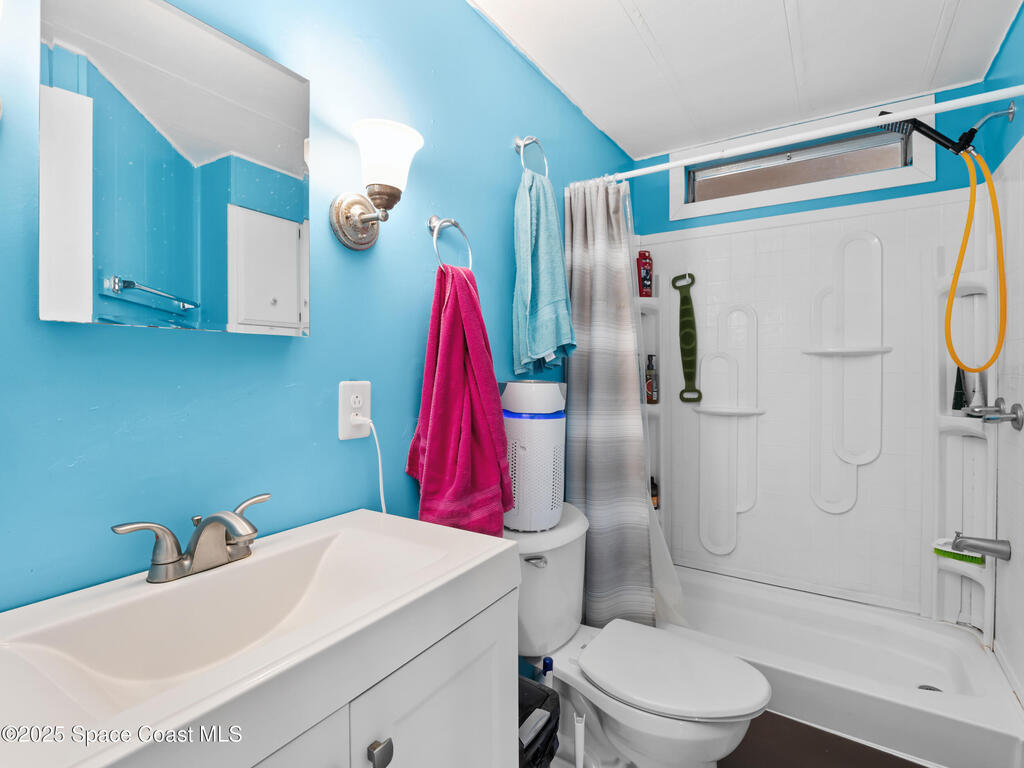 1040 Waterway Drive, Barefoot Bay, FL 32976