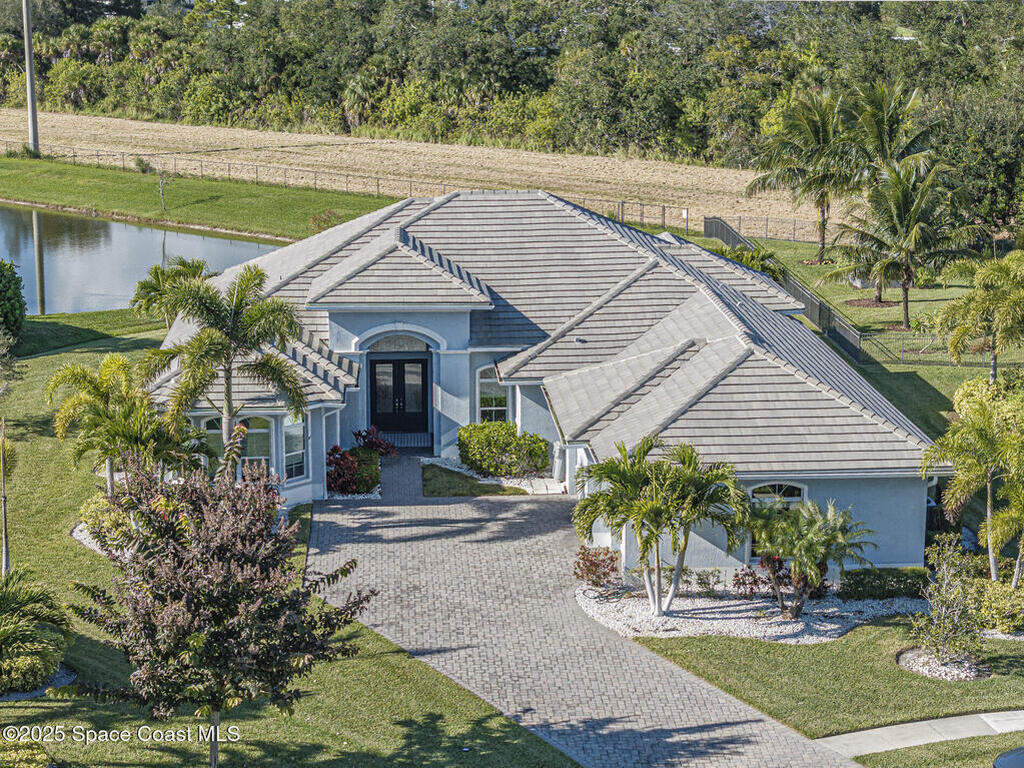 395 Sapphire Way, Vero Beach, FL 32968