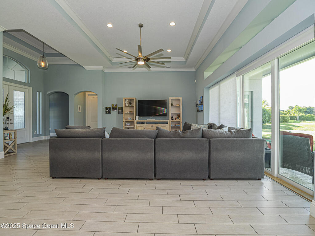 395 Sapphire Way, Vero Beach, FL 32968