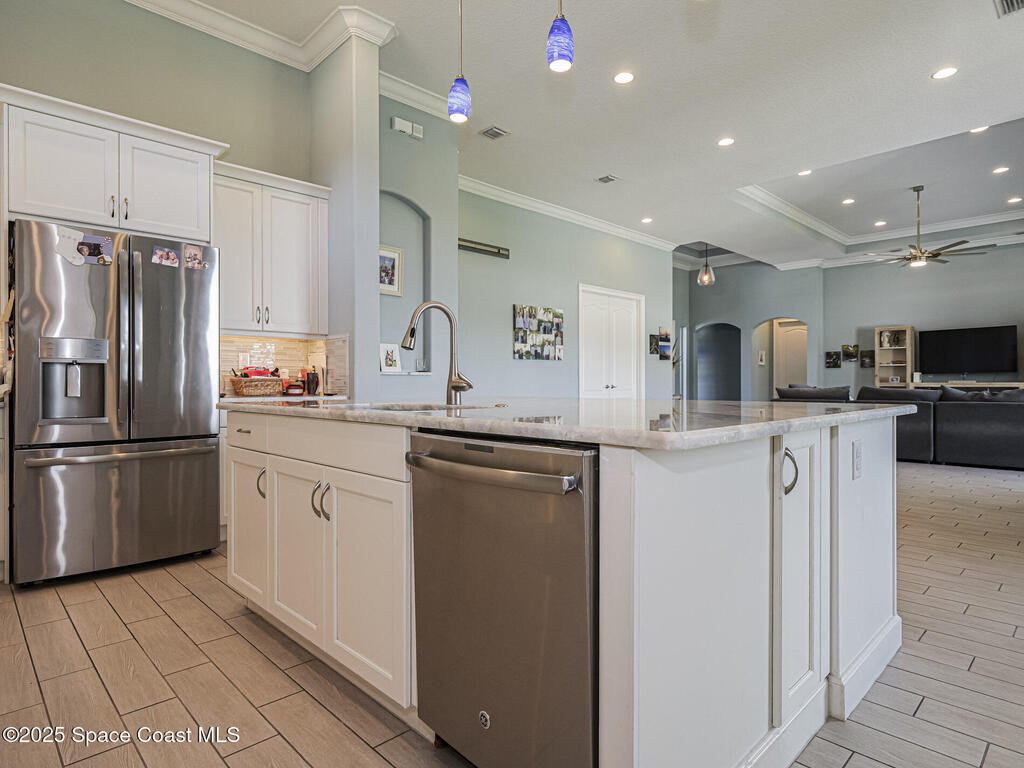 395 Sapphire Way, Vero Beach, FL 32968