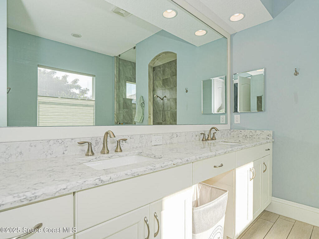 395 Sapphire Way, Vero Beach, FL 32968