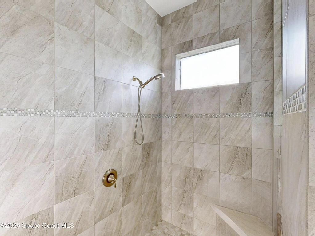 395 Sapphire Way, Vero Beach, FL 32968