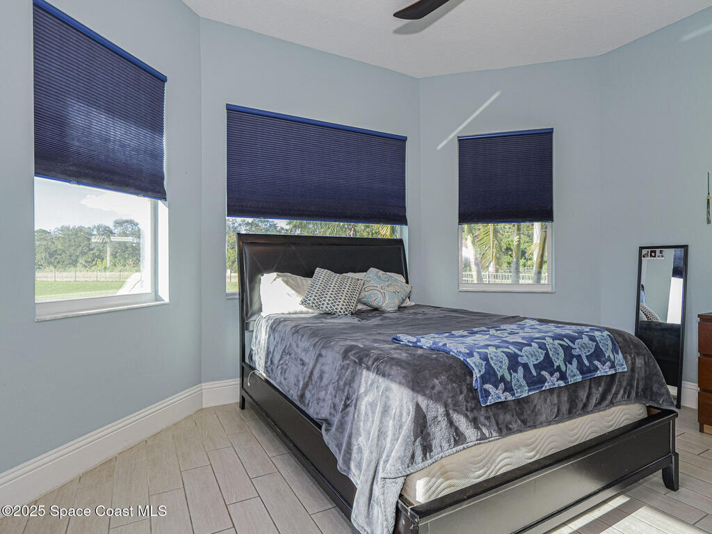 395 Sapphire Way, Vero Beach, FL 32968