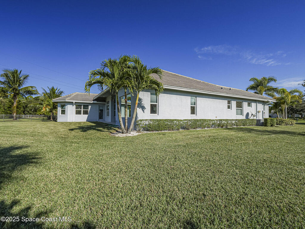 395 Sapphire Way, Vero Beach, FL 32968