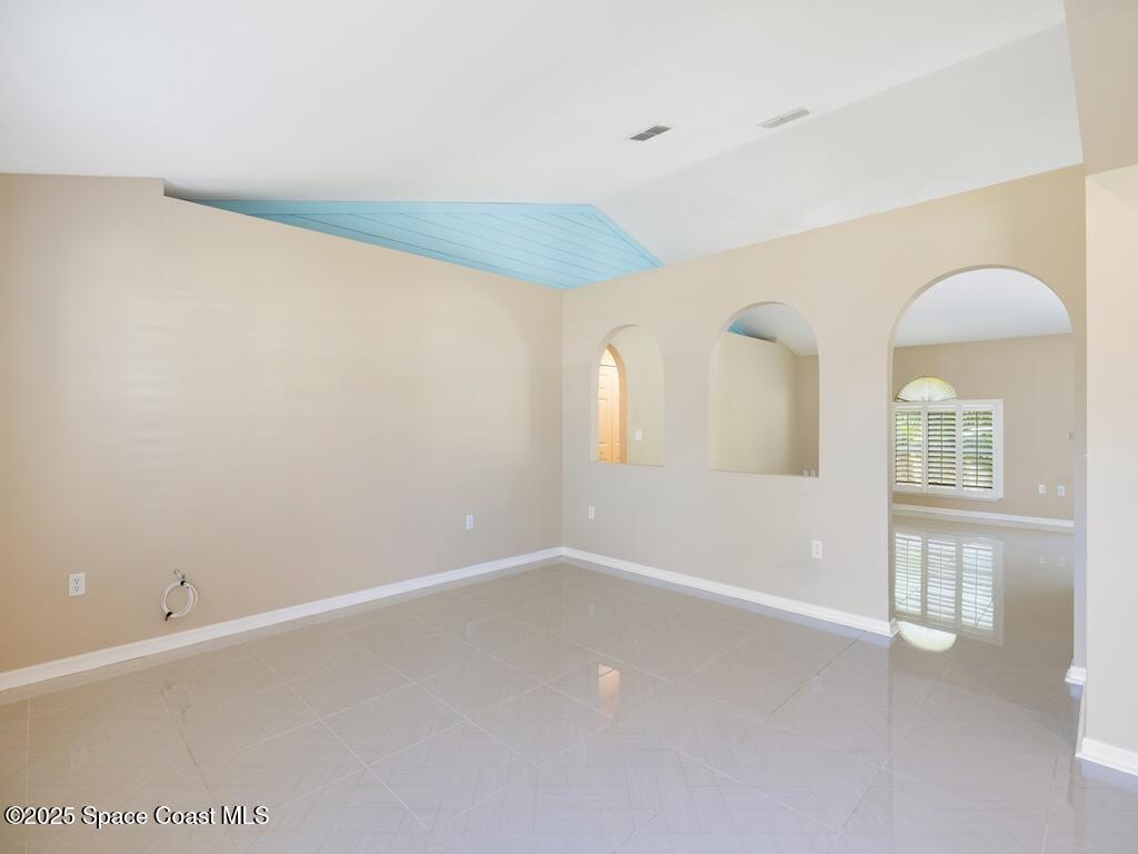 8575 105th Court, Vero Beach, FL 32967