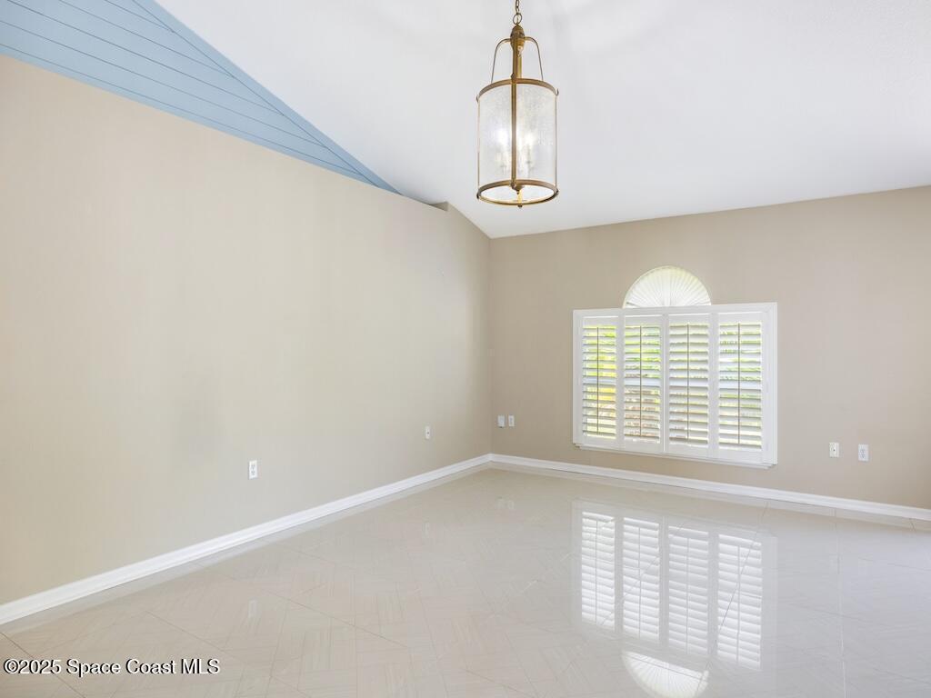 8575 105th Court, Vero Beach, FL 32967