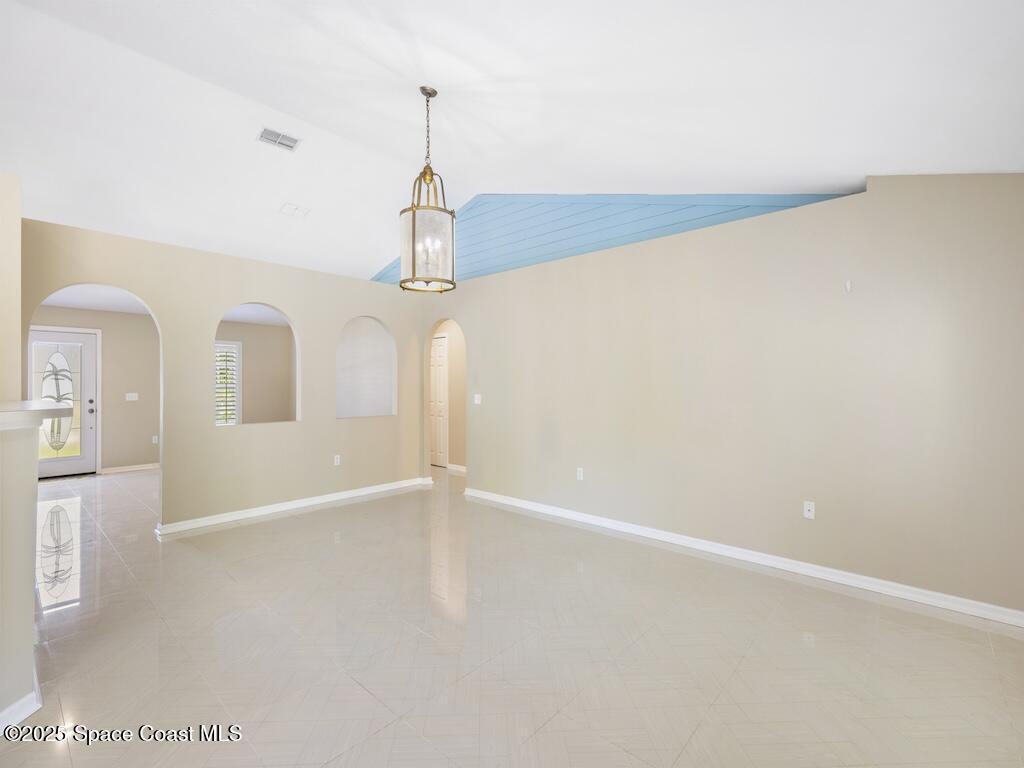8575 105th Court, Vero Beach, FL 32967
