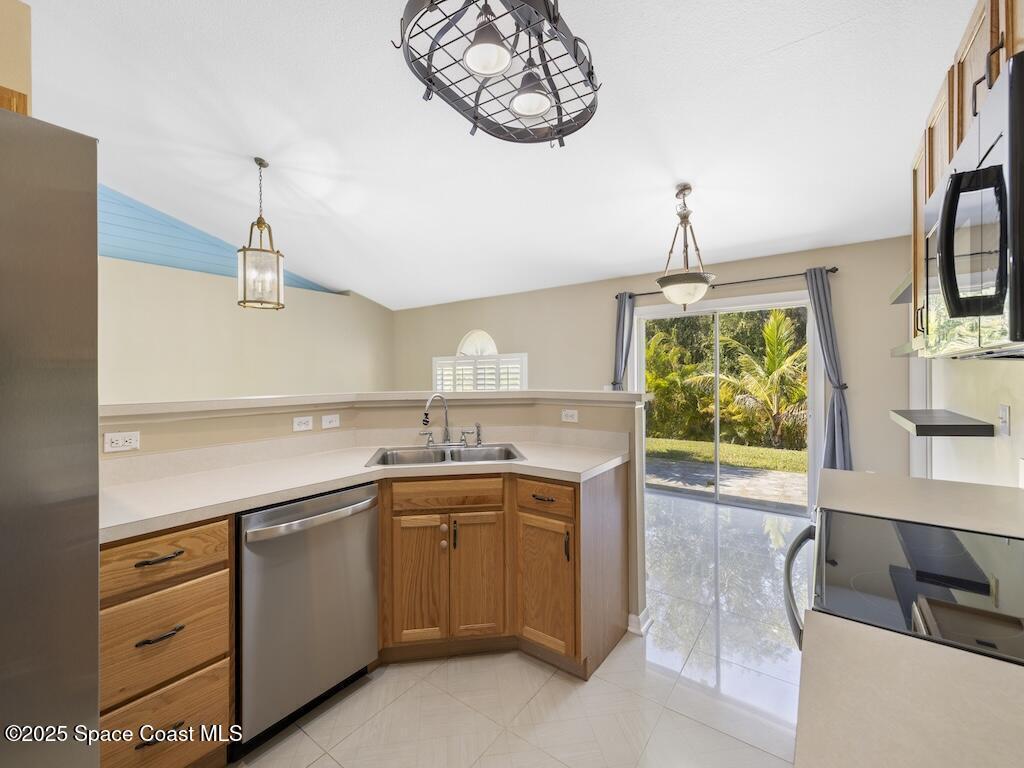 8575 105th Court, Vero Beach, FL 32967