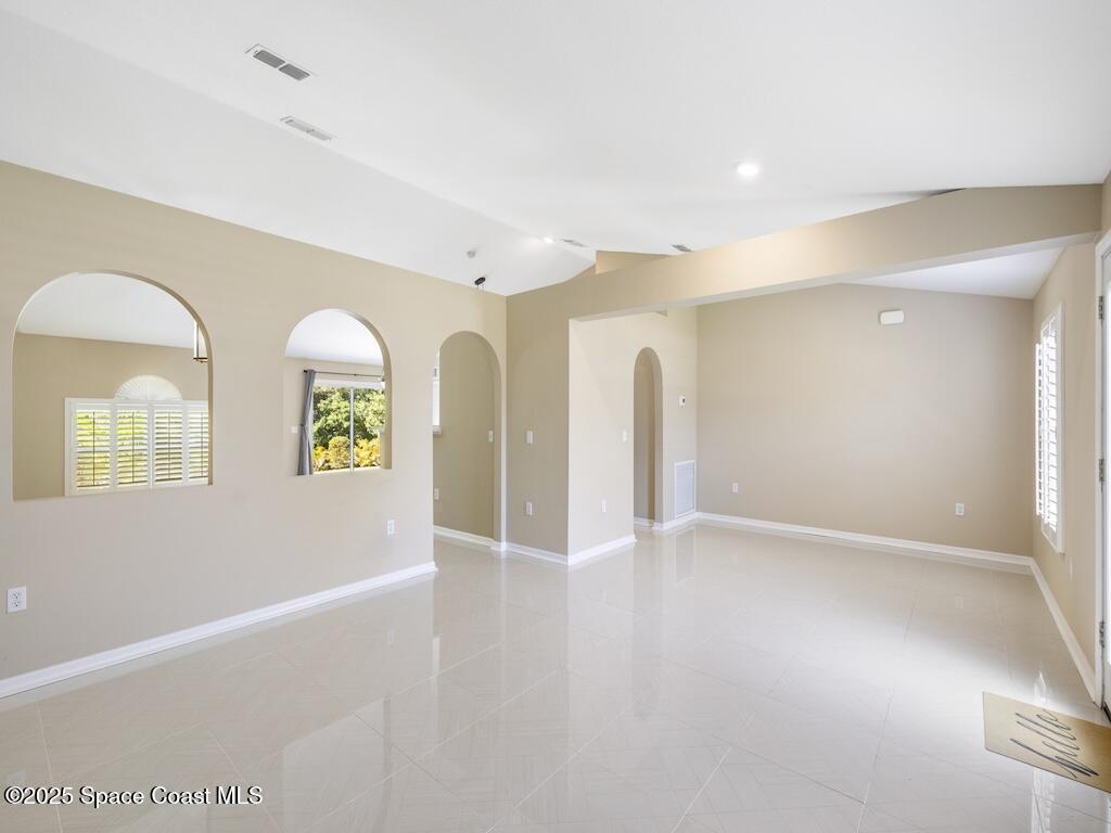 8575 105th Court, Vero Beach, FL 32967