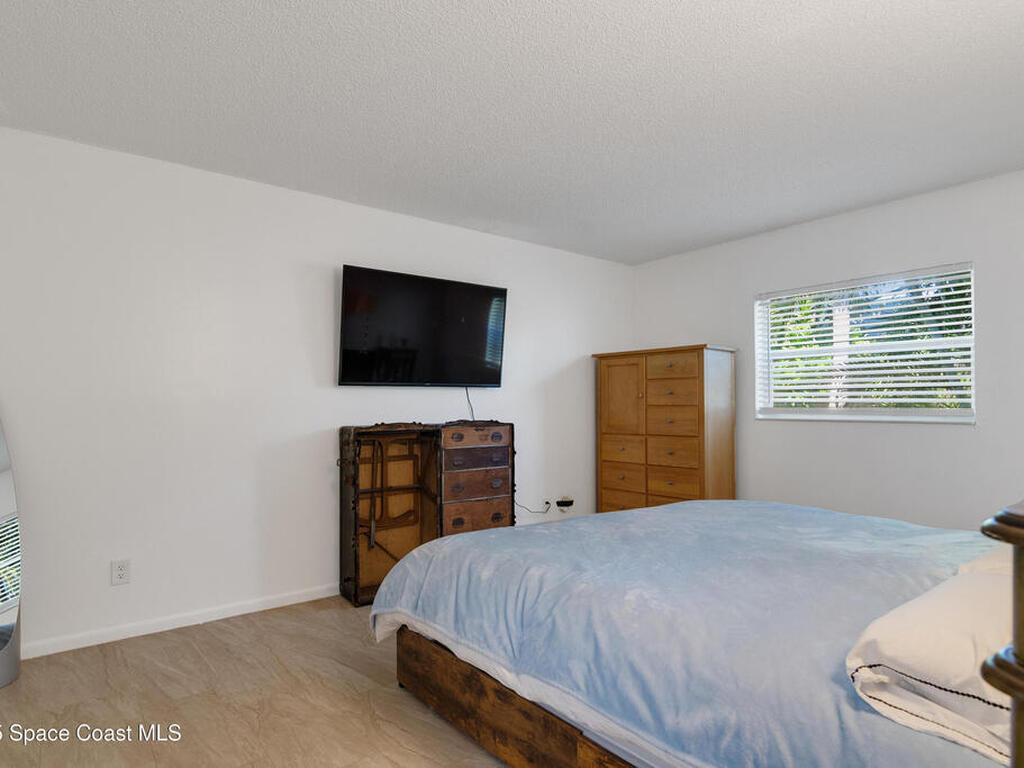 1166 6th Avenue, Vero Beach, FL 32960