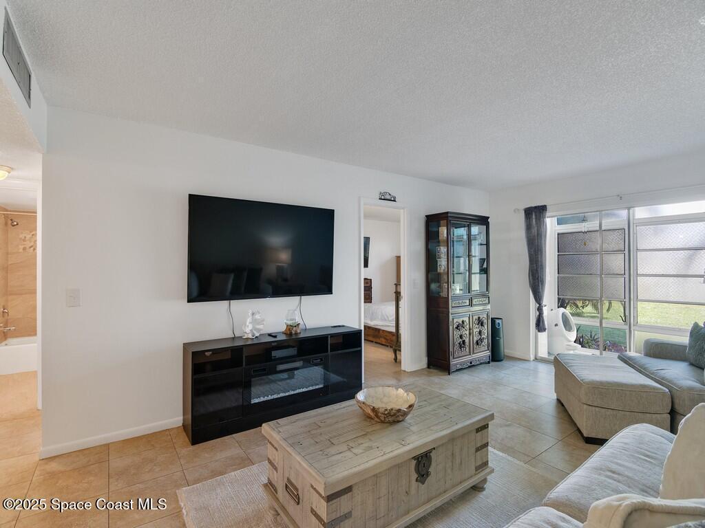 1166 6th Avenue, Vero Beach, FL 32960