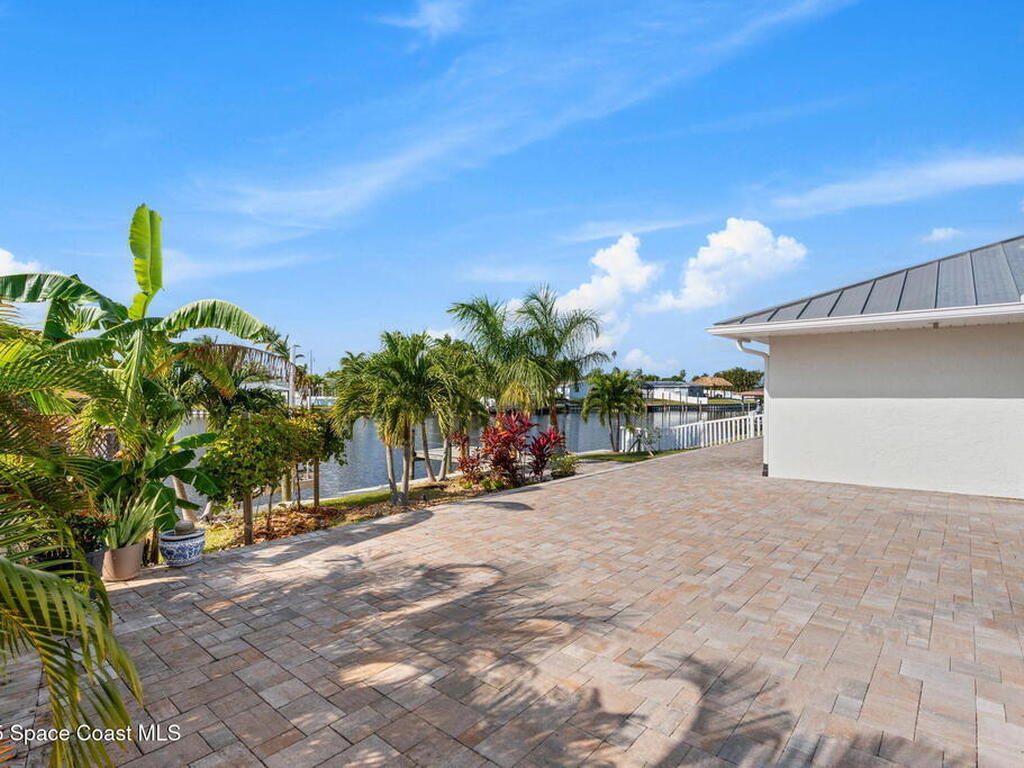 1525 Sykes Creek Drive, Merritt Island, FL 32953