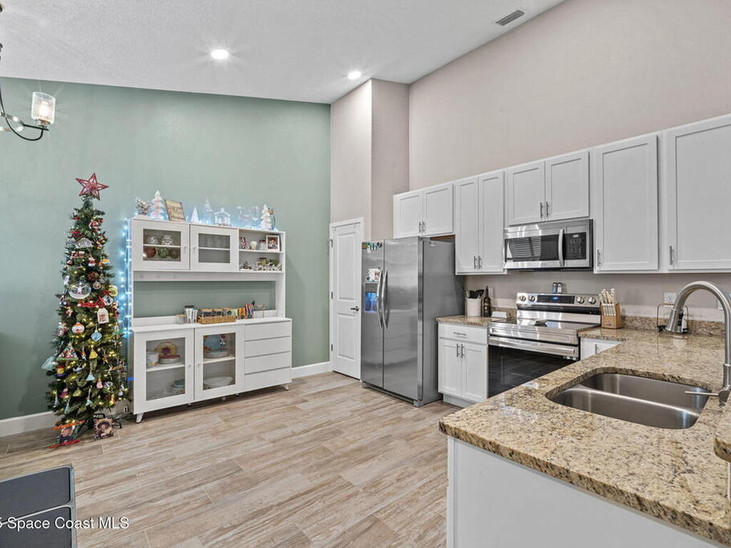 3930 Playa Del Sol Drive, Rockledge, FL 32955