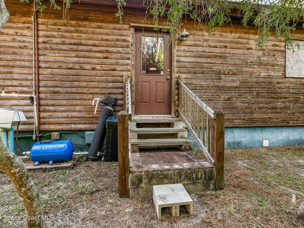 1055 Valkaria Road, Grant-Valkaria, FL 32950