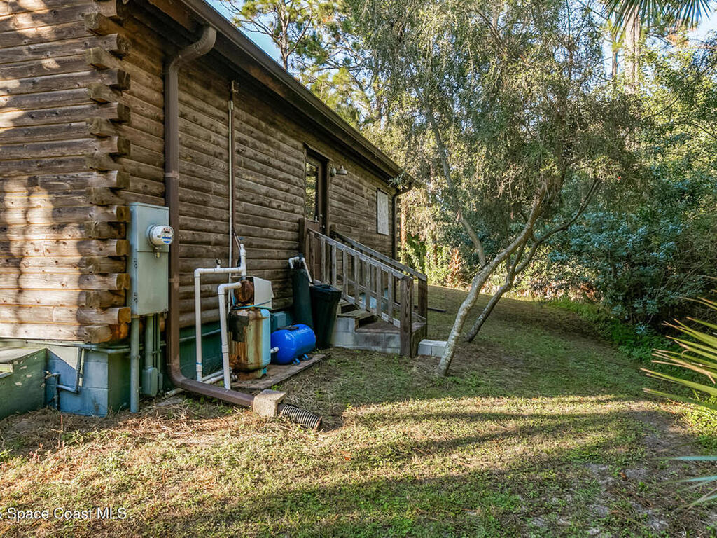 1055 Valkaria Road, Grant-Valkaria, FL 32950