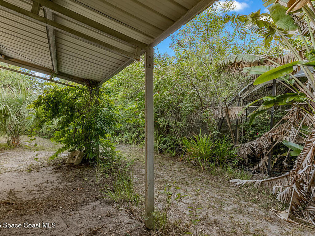 1055 Valkaria Road, Grant-Valkaria, FL 32950