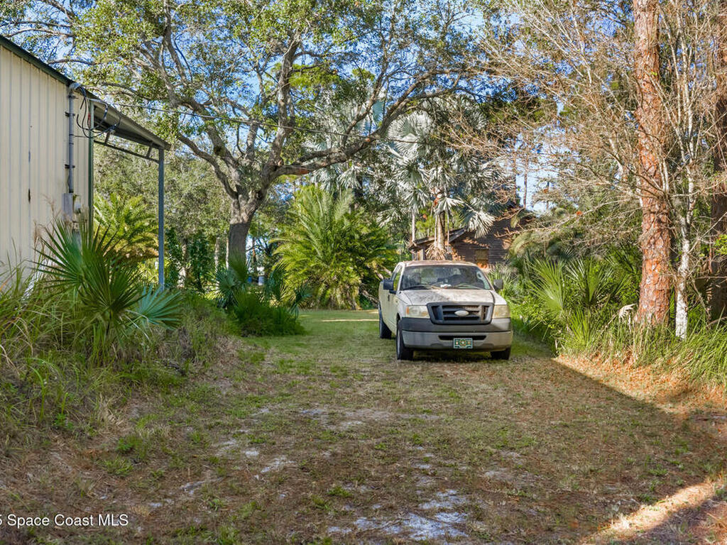 1055 Valkaria Road, Grant-Valkaria, FL 32950