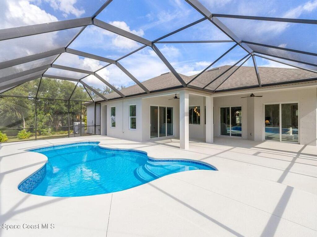 2402 Westhorpe Drive, Malabar, FL 32950