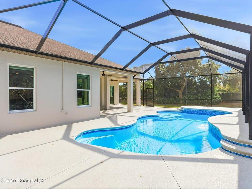 2402 Westhorpe Drive, Malabar, FL 32950