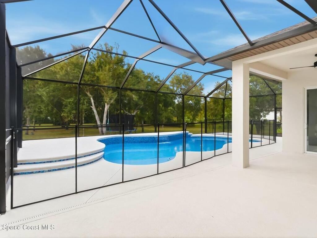 2402 Westhorpe Drive, Malabar, FL 32950