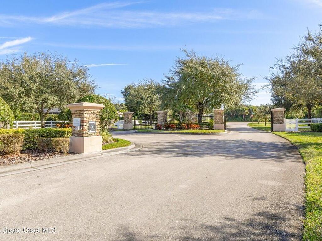 2402 Westhorpe Drive, Malabar, FL 32950