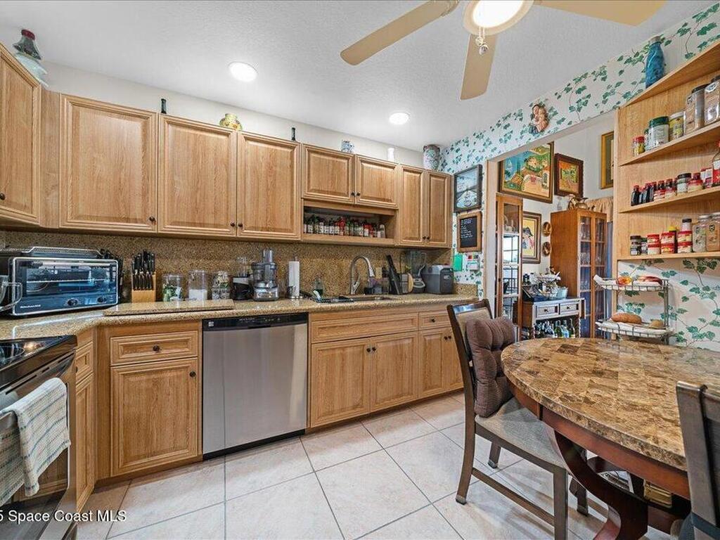 707 Greenwood Manor Circle, West Melbourne, FL 32904