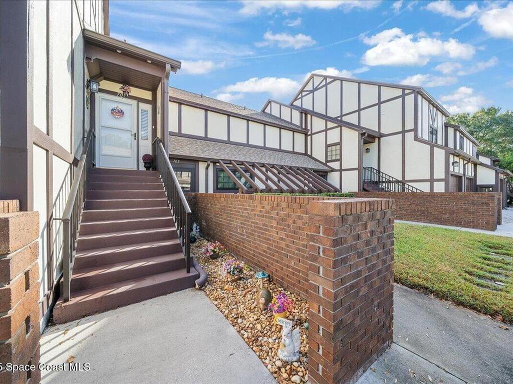 707 Greenwood Manor Circle, West Melbourne, FL 32904