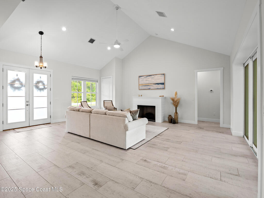 7035 Indian River Boulevard, Grant, FL 32949