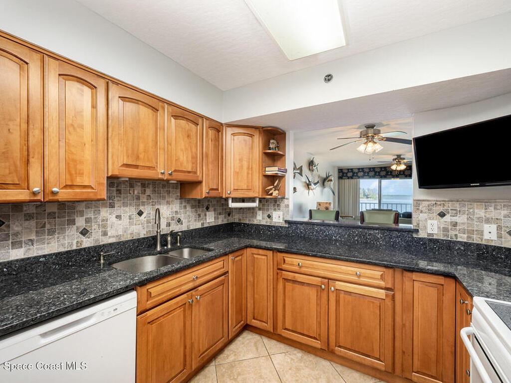 6029 N River Run Drive, Sebastian, FL 32958