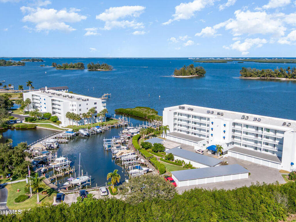 6029 N River Run Drive, Sebastian, FL 32958