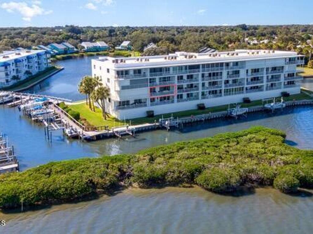 6029 N River Run Drive, Sebastian, FL 32958