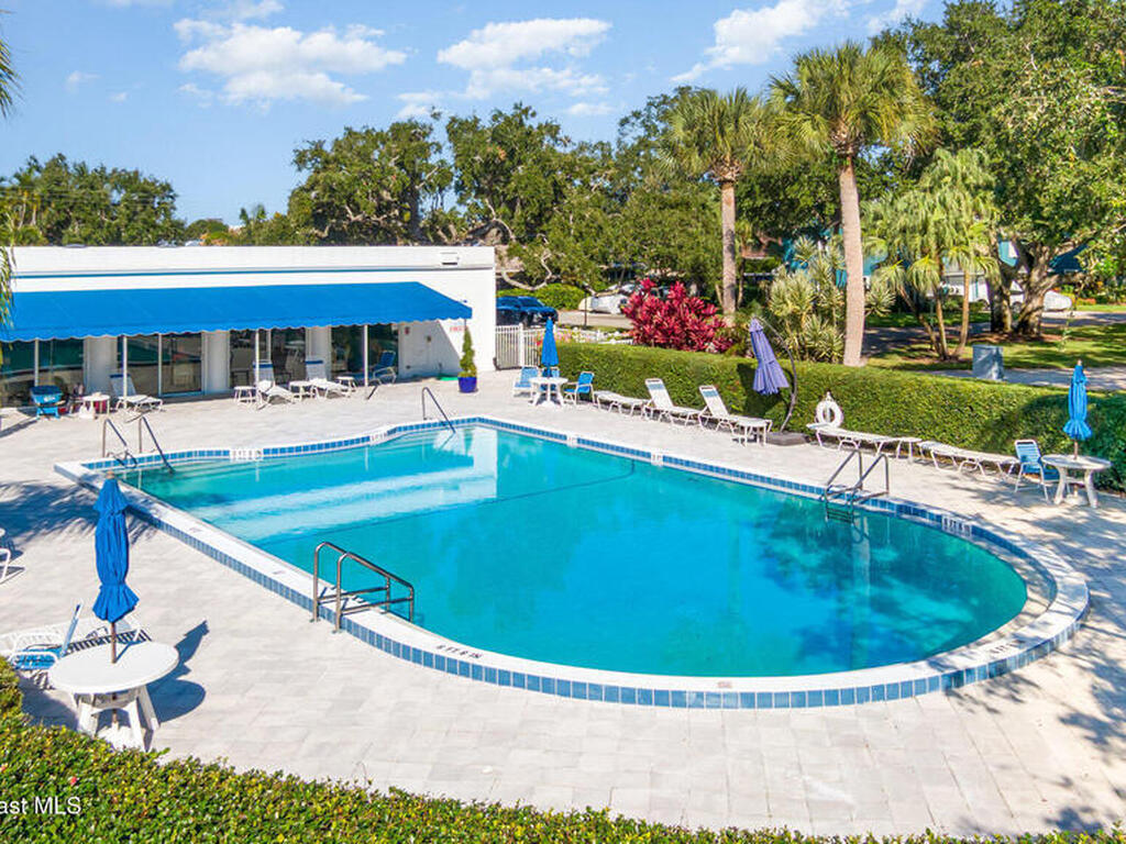 6029 N River Run Drive, Sebastian, FL 32958