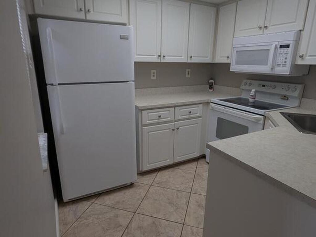 1609 Sunny Brook Lane, Palm Bay, FL 32905