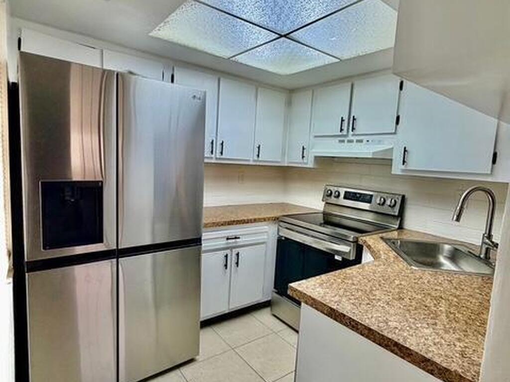 1609 Sunny Brook Lane, Palm Bay, FL 32905