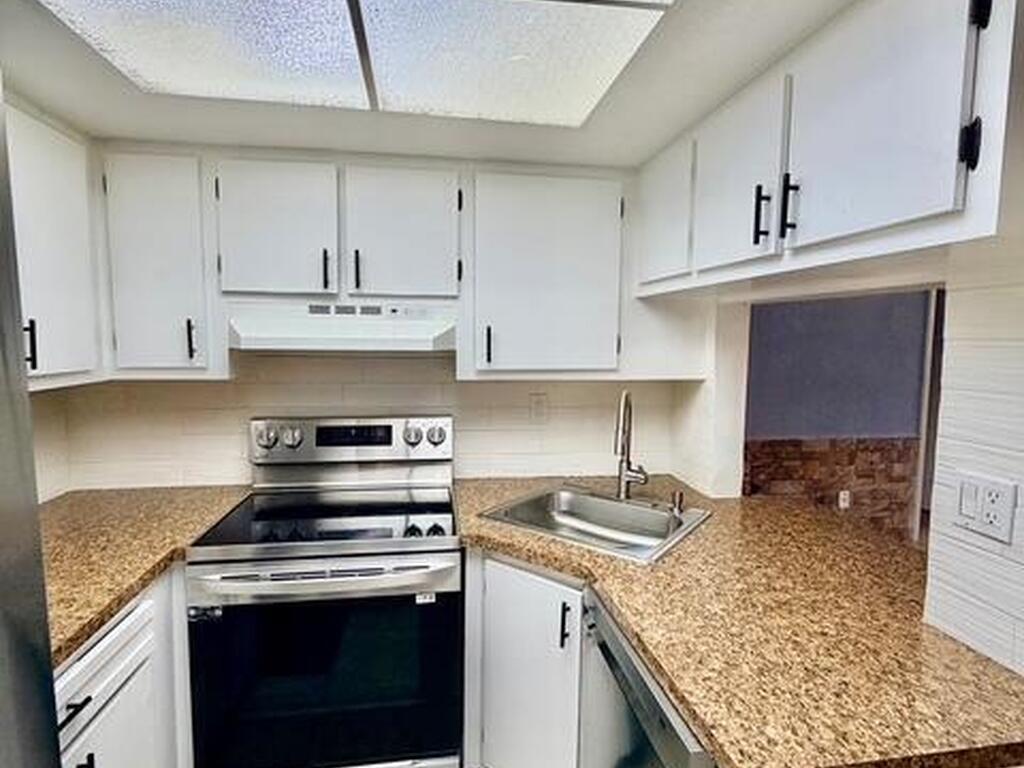 1609 Sunny Brook Lane, Palm Bay, FL 32905