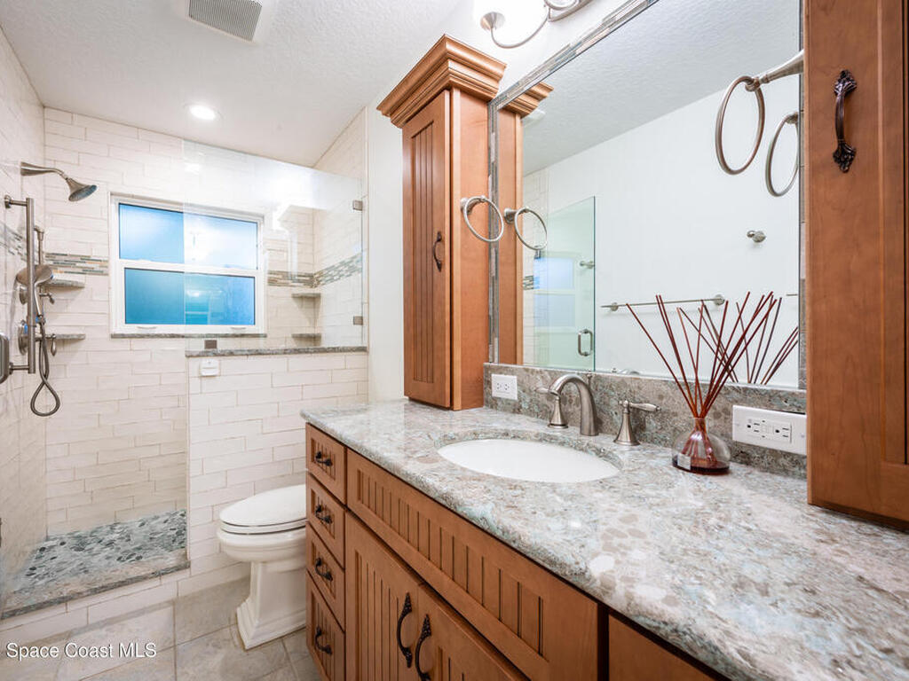 5430 Amy Way, Mims, FL 32754