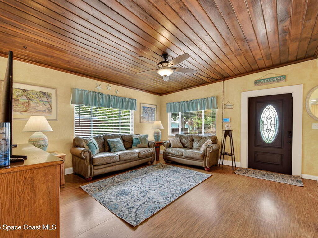 104 Roosevelt Avenue, Cocoa Beach, FL 32931