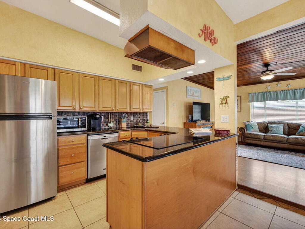 104 Roosevelt Avenue, Cocoa Beach, FL 32931