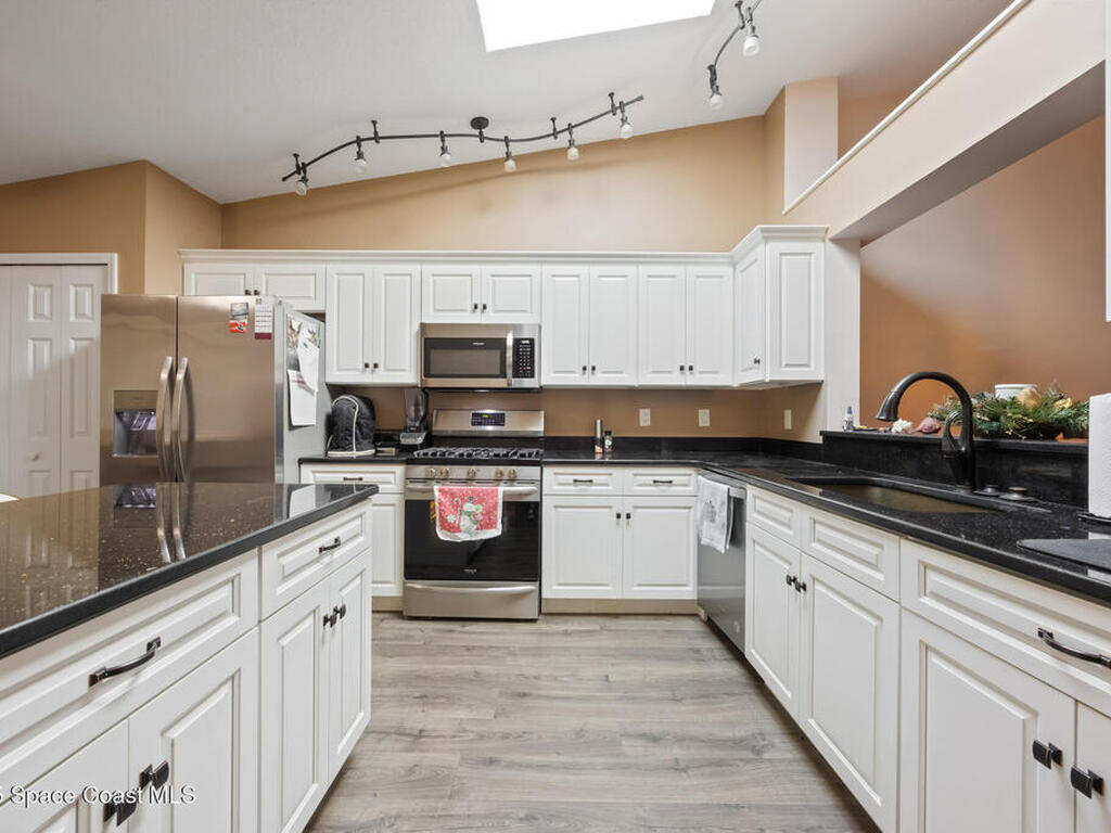 2204 Parkside Place, Indian Harbour Beach, FL 32937