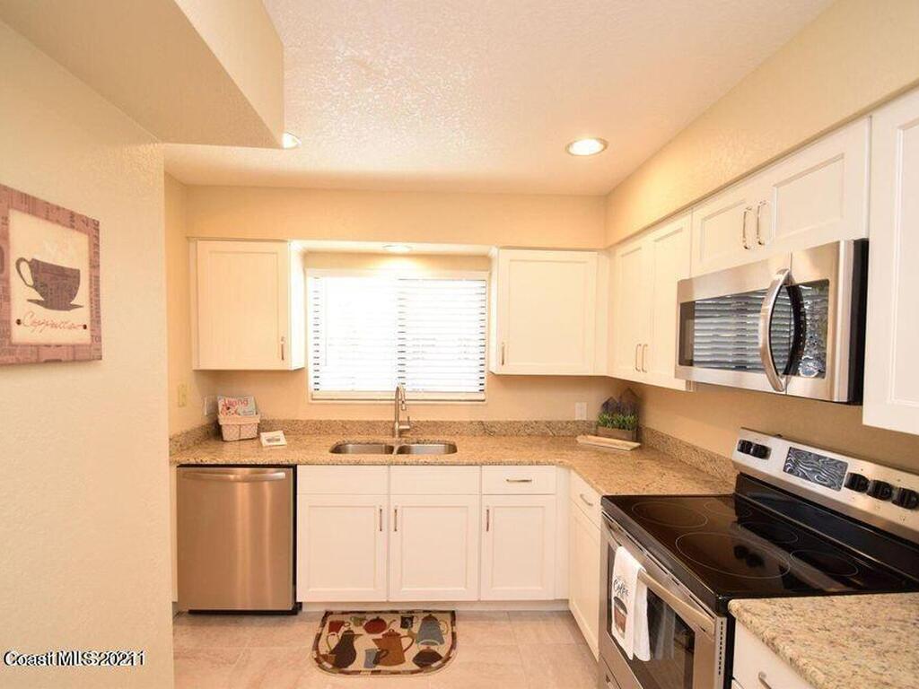 670 Cedar Side Circle, Palm Bay, FL 32905